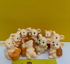 Chuột Ôm Vàng Trang Trí Bánh